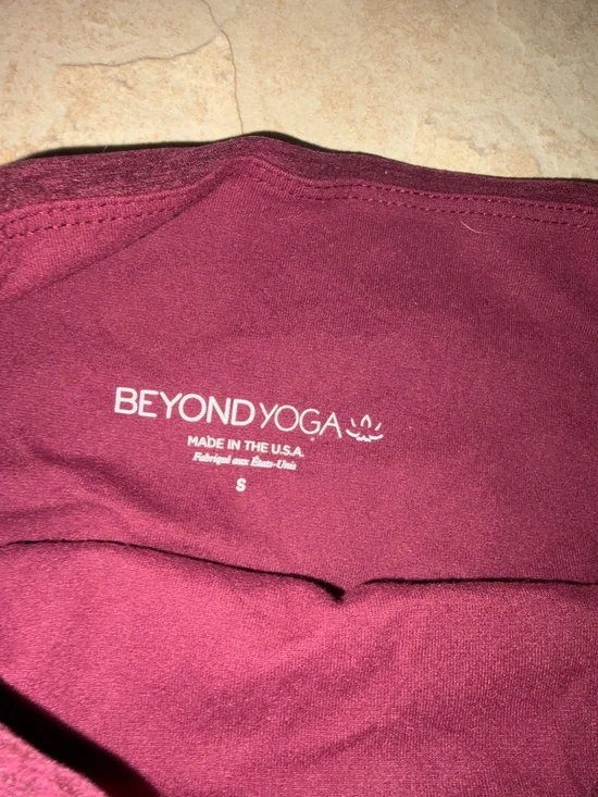 Beyond Yoga matching set and lulu lemon matching tank - Picture 4 of 9